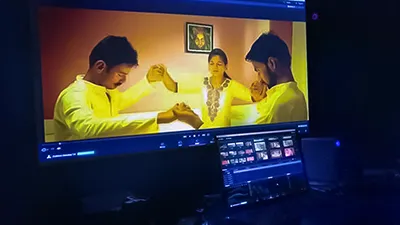 Student editing film in DaVinci Resolve at MDFA